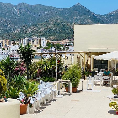 Apartment On The First Line Of The Sea With A View And Free Parking Marbella Exterior foto