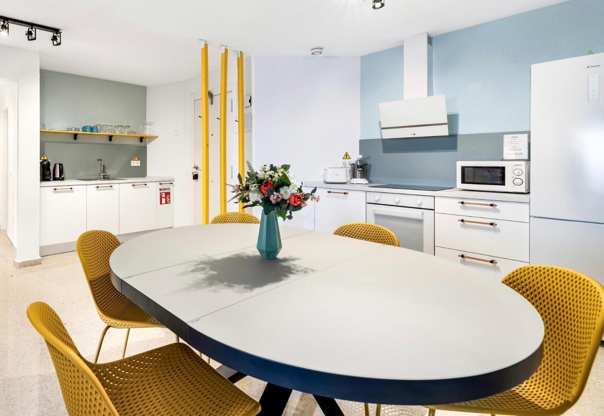 Apartment On The First Line Of The Sea With A View And Free Parking Marbella Exterior foto